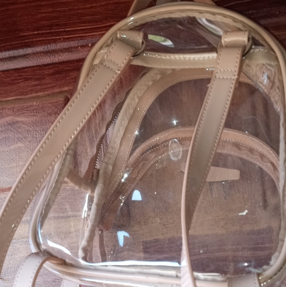 EUS STEVE MADDEN BEIGE CLEAR BACKPACK W/ COIN PURSE AND SMALL WRISTLET - Picture 1 of 4
